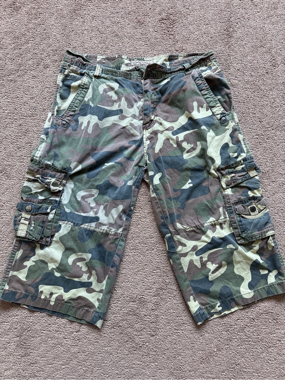 LR Scoop Seven7 Camo Cargo Shorts Size 34 Y2K Military Utility Streetwear
